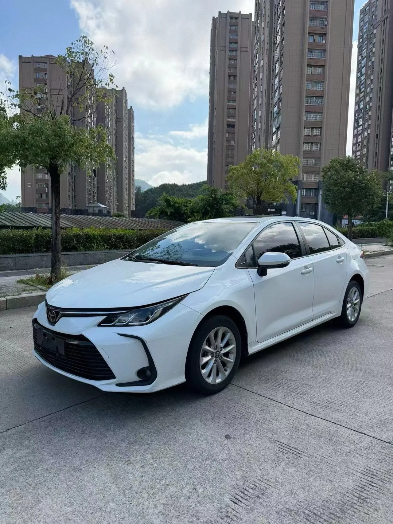 Toyota 2021 Corolla 1.2T Stepless Deluxe Edition Automatic Gear - View 1