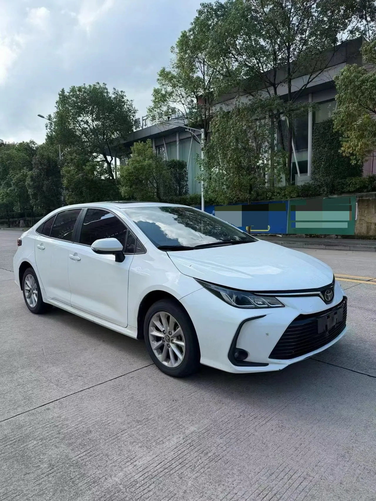 Toyota 2021 Corolla 1.2T Stepless Deluxe Edition Automatic Gear 2