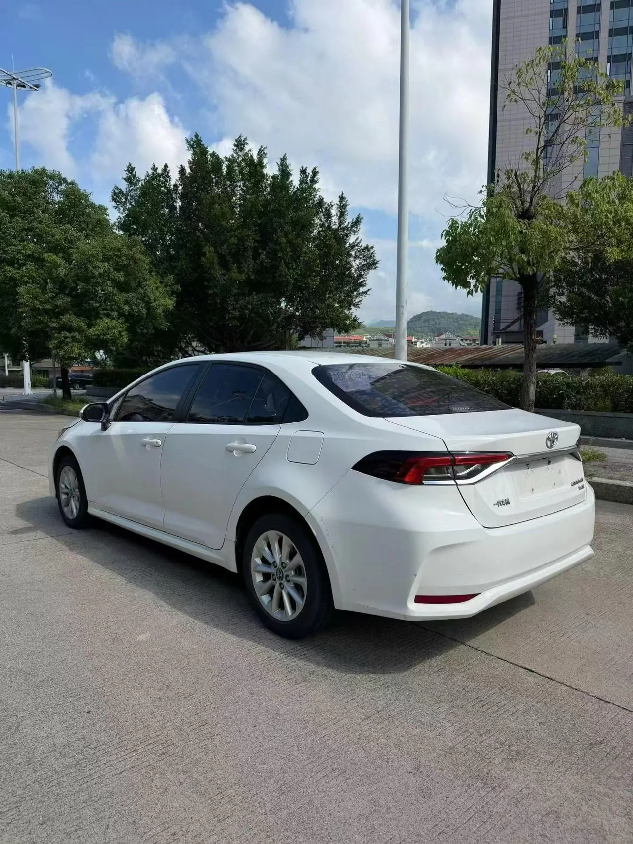 Toyota 2021 Corolla 1.2T Stepless Deluxe Edition Automatic Gear 6