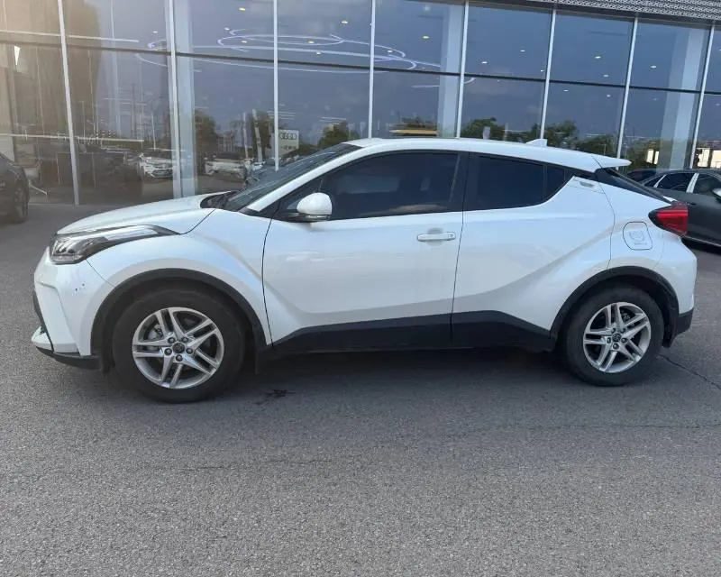 Toyota 2023 C- HR 2.0 stepless leading version of automatic gear 2