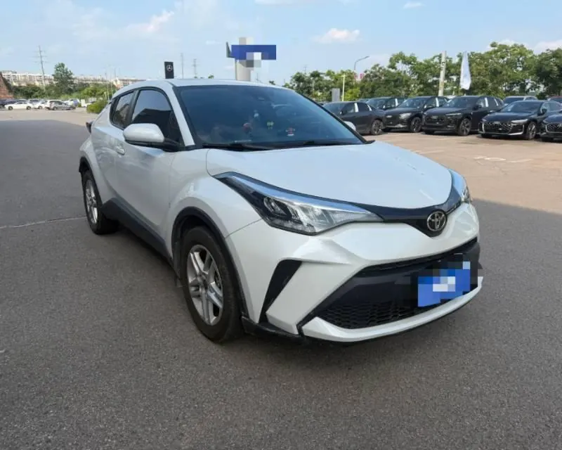 Toyota 2023 C- HR 2.0 stepless leading version of automatic gear 3
