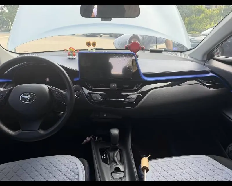 Toyota 2023 C- HR 2.0 stepless leading version of automatic gear 5