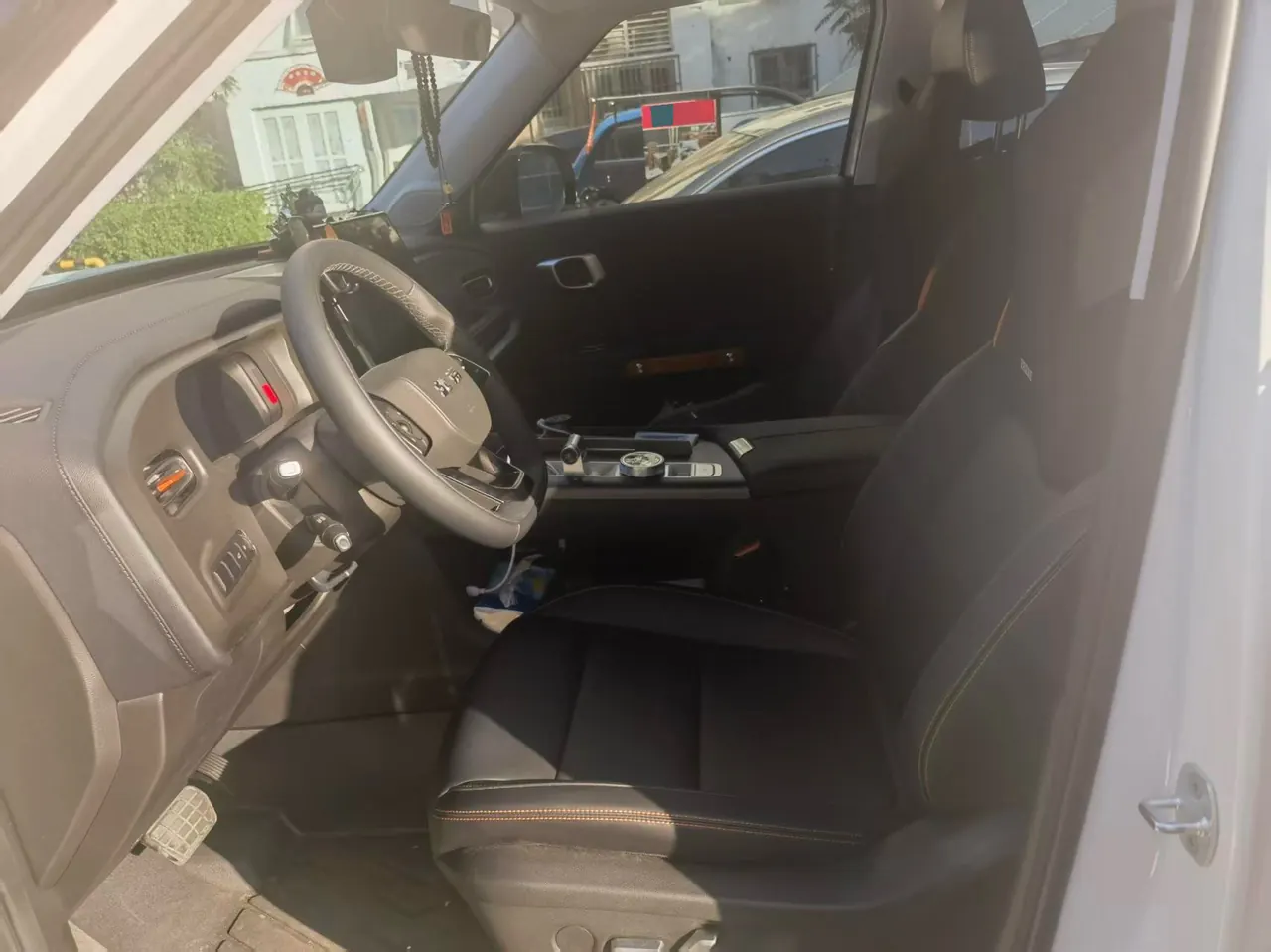 Beijing 2026 BJ30 1.5T Traveler Two-Drive Standard Automatic Gear 3