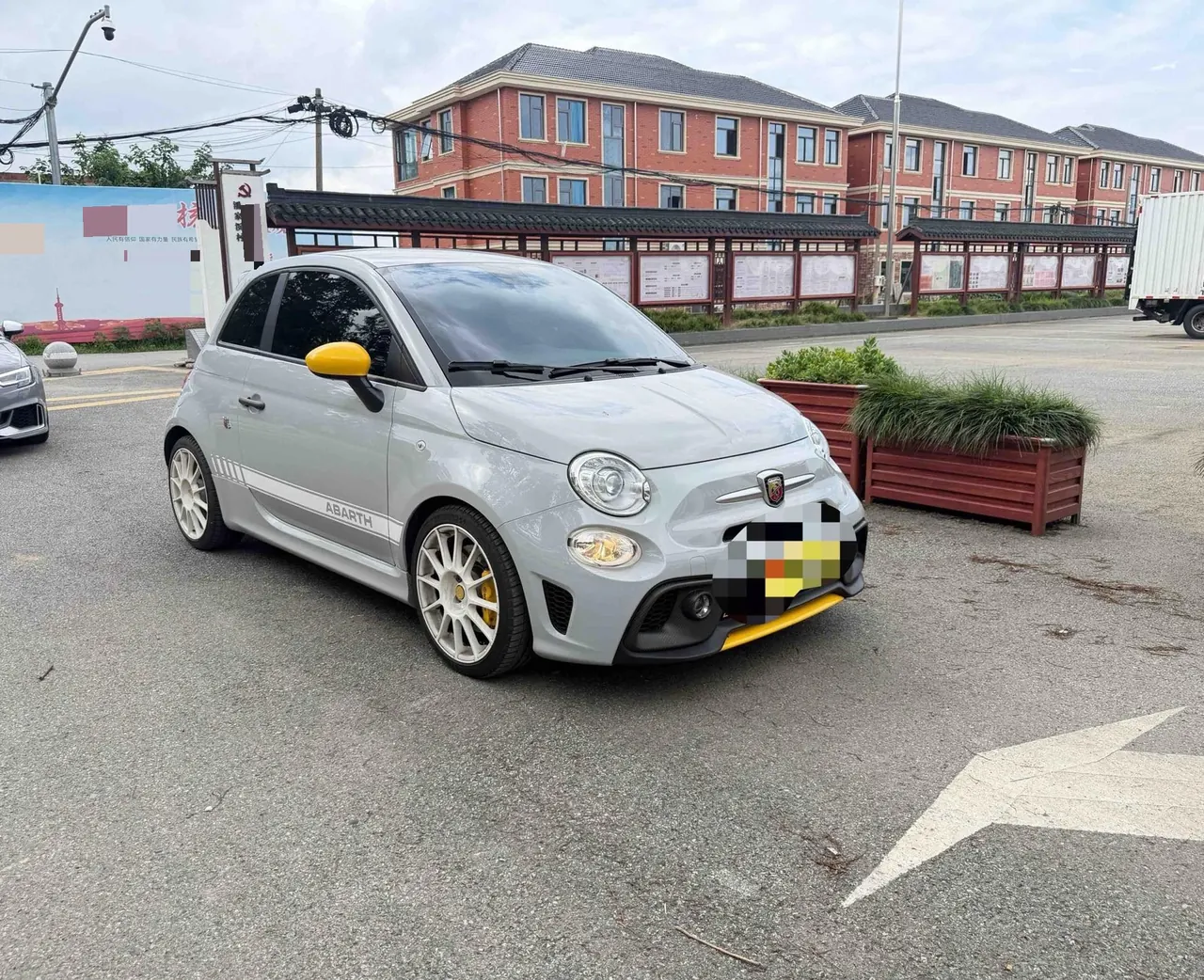 Fiat 500 (Imported) 2022 500 Abarth 1.4T Sequence Variable Speed Manual Gear 3