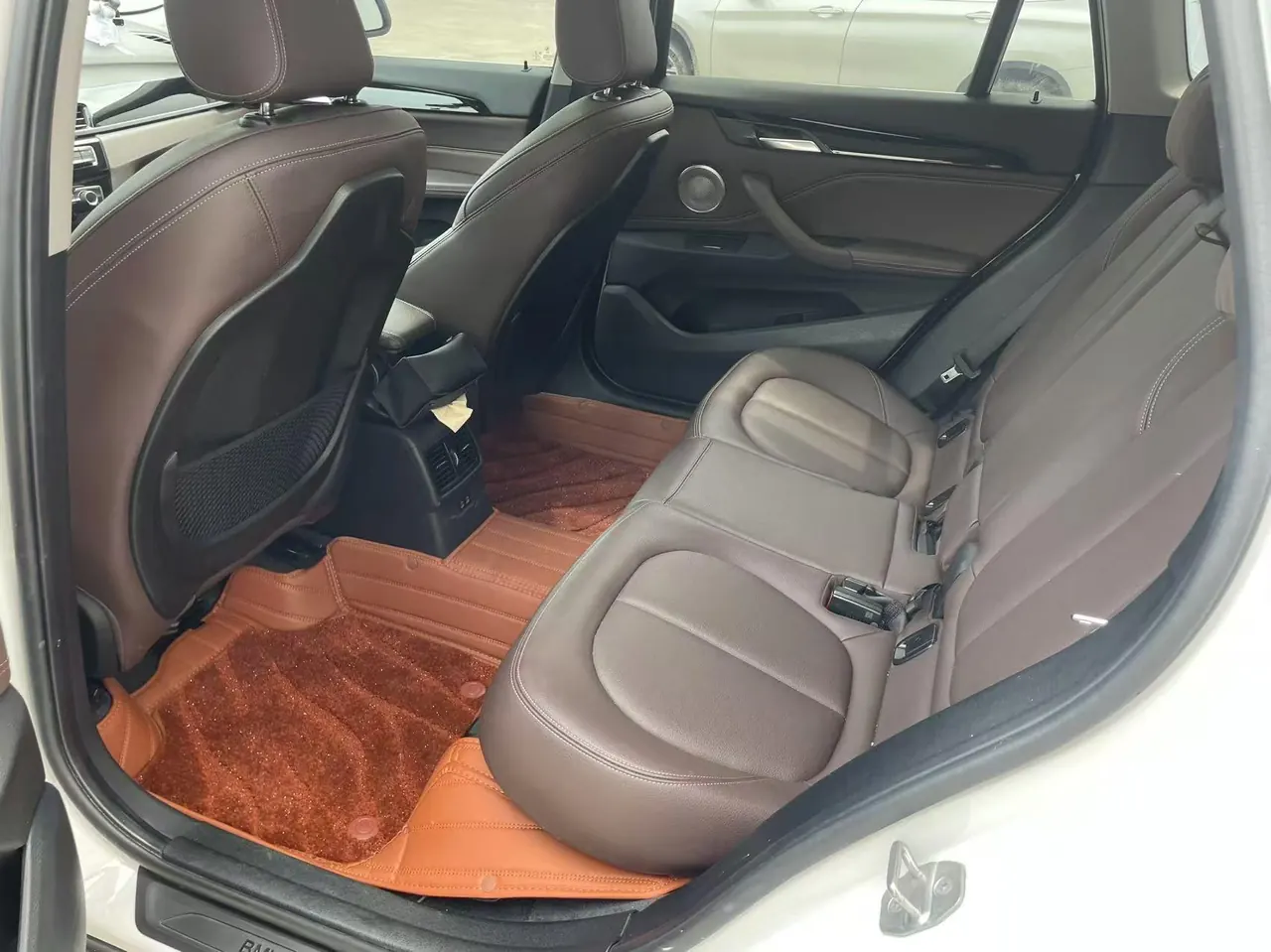 BMW 2022 X1 sDrive20Li 1.5T exclusive automatic gear 4