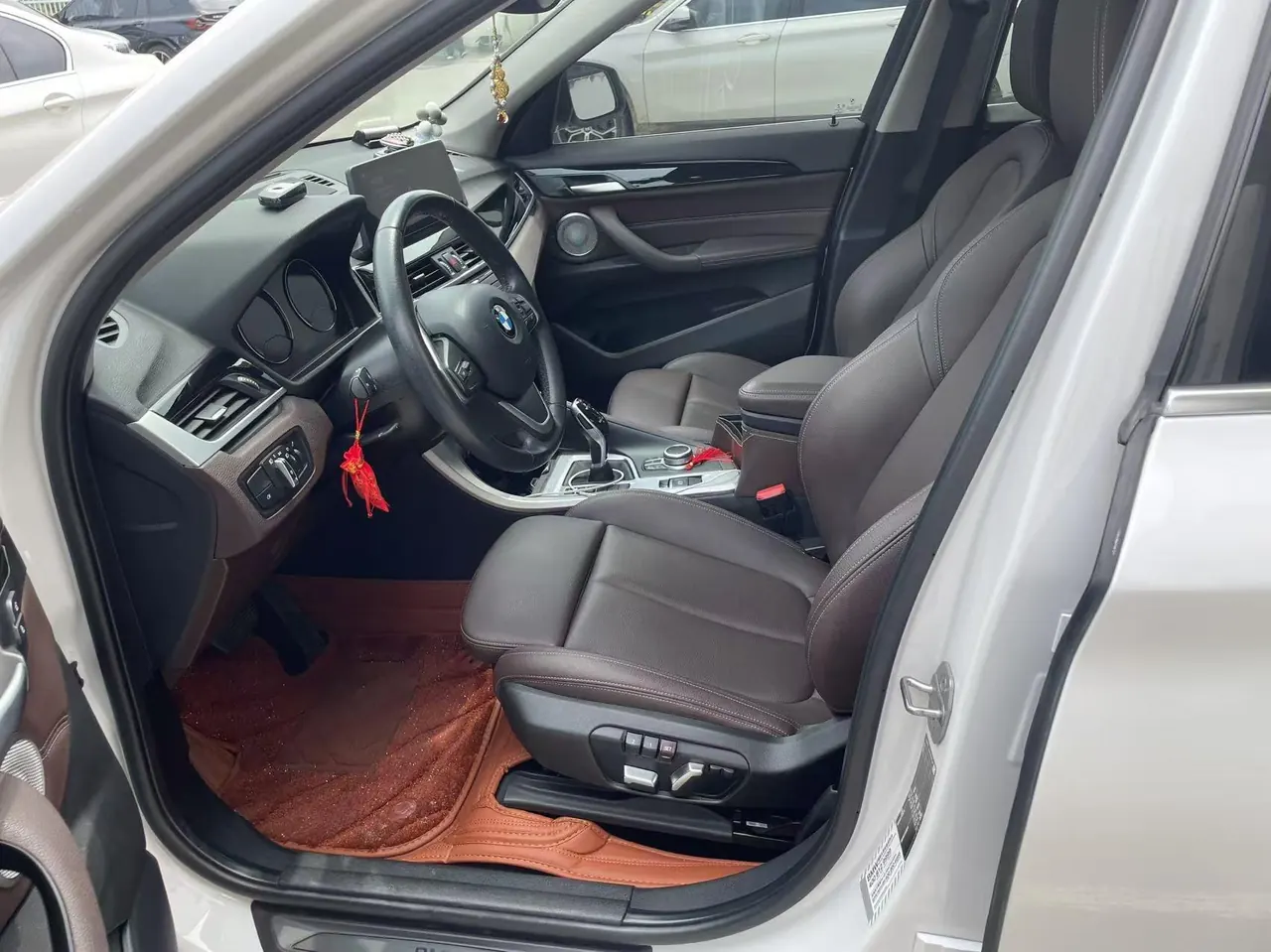 BMW 2022 X1 sDrive20Li 1.5T exclusive automatic gear 5