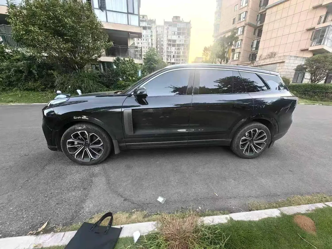 LYNK&amp;CO 2024 LYNK&amp;CO 09 MHEV 2.0T 4-wheel drive sports version 5-seat automatic gear 3