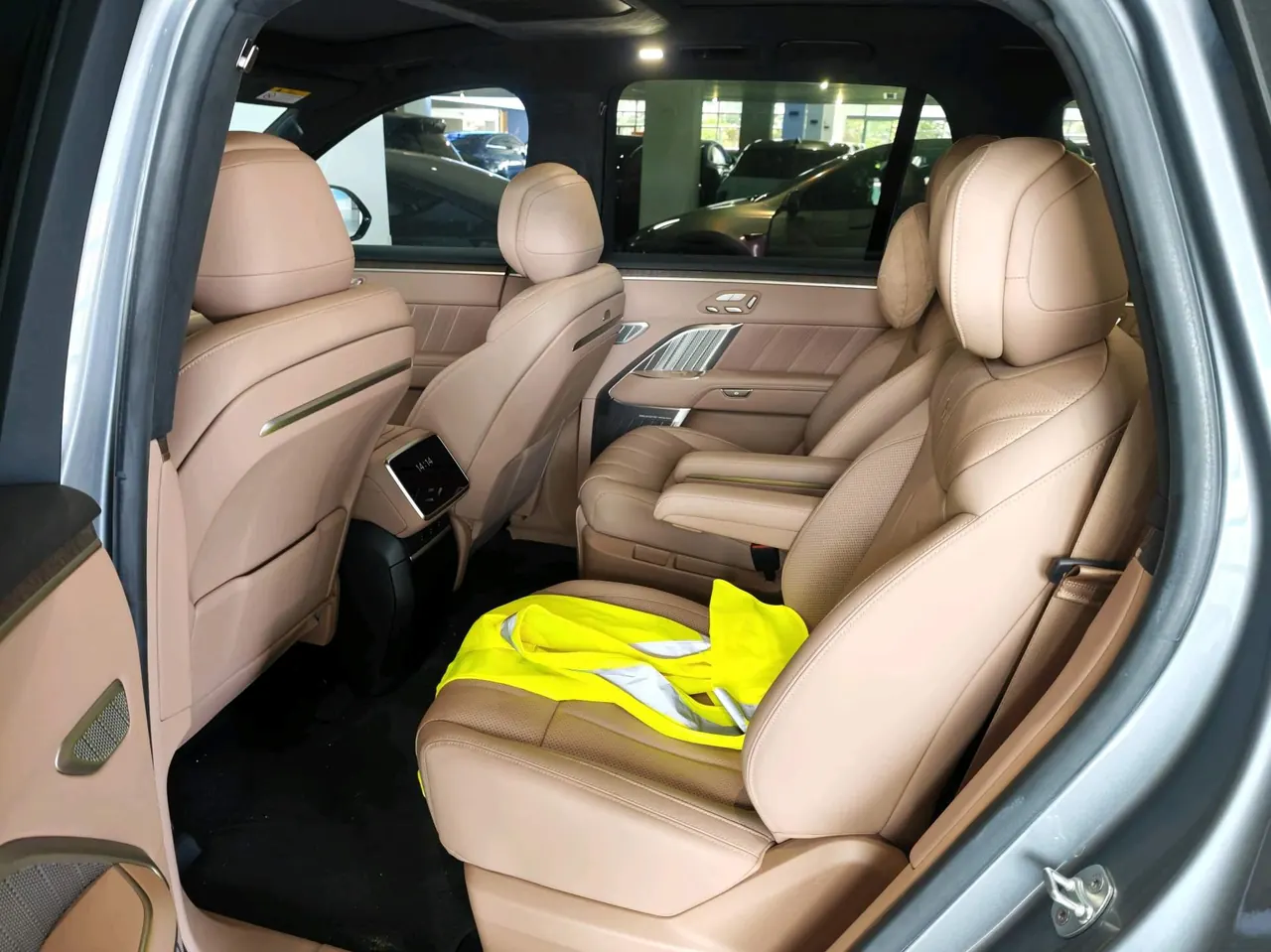 ONVO 2025 L90 Ultra Six‑Seater Automatic 4