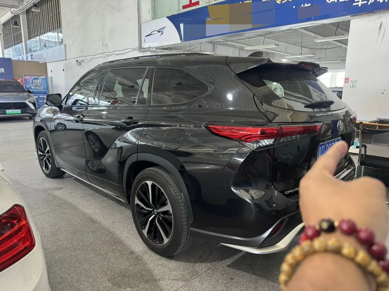 Toyota 2022 Crown Land Release 2.5 Stepless Four-wheel Drive Premium Edition Automatic Gear 5