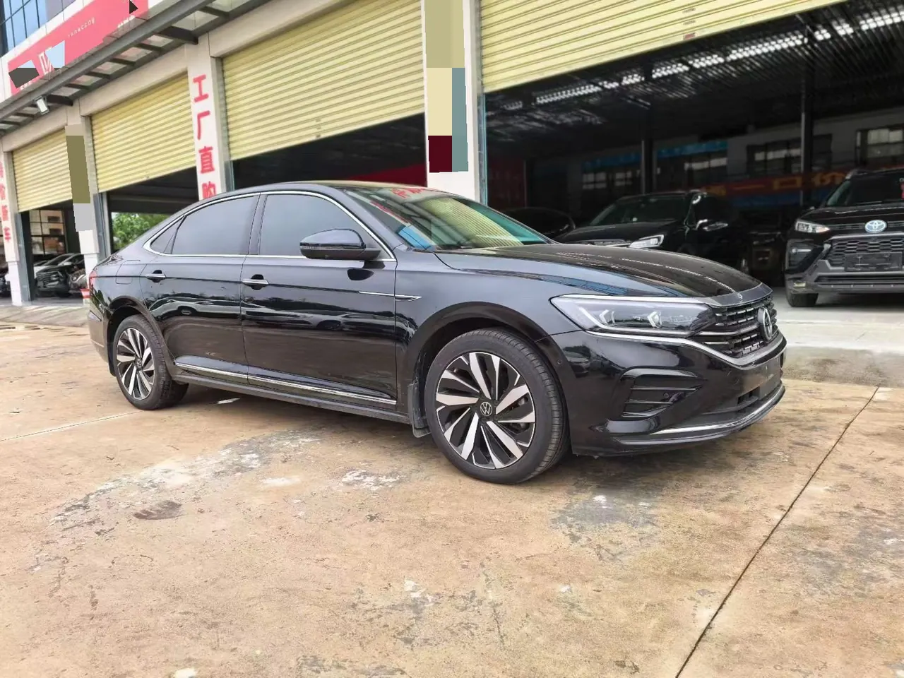 Volkswagen 2023 Passat 2.0TSI 330TSI Elite Edition (Modified) Automatic Gear 4