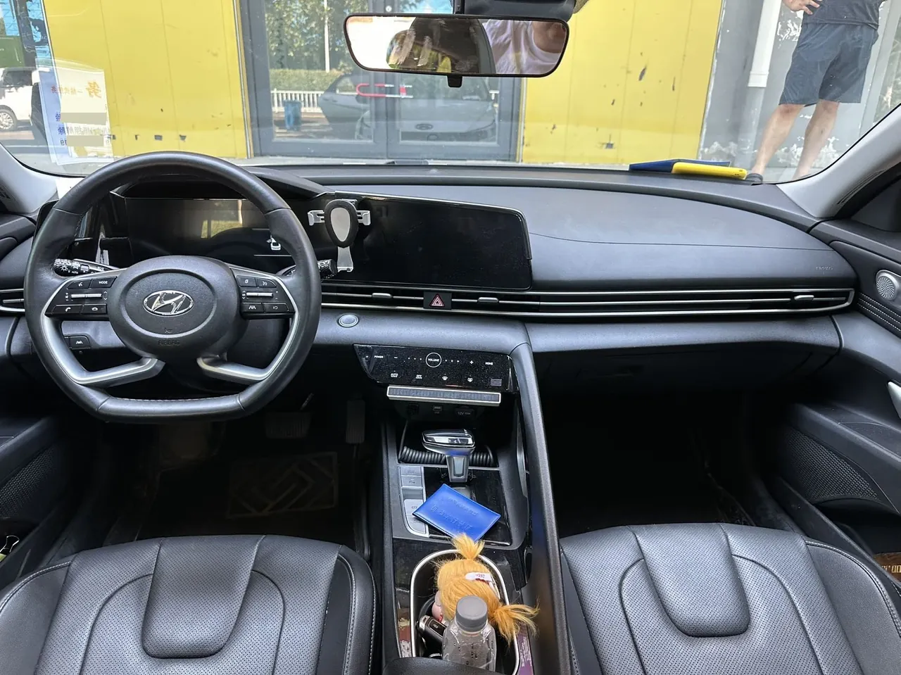 Hyundai 2022 Elantra -3-compartment 1.5 stepless LUX premium automatic gear 5