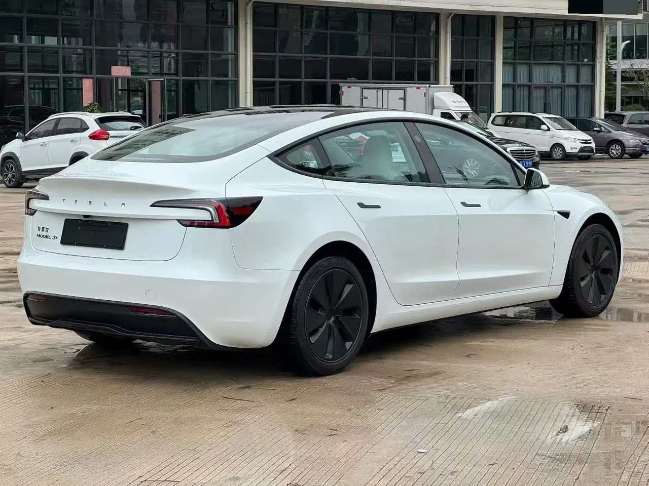 Tesla 2025 Model 3 rear-wheel drive version of automatic transmission 5