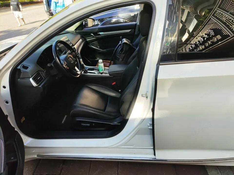 Honda 2022 10th Generation Accord 1.5T Stepless 260TURBO Deluxe Automatic Gear 5