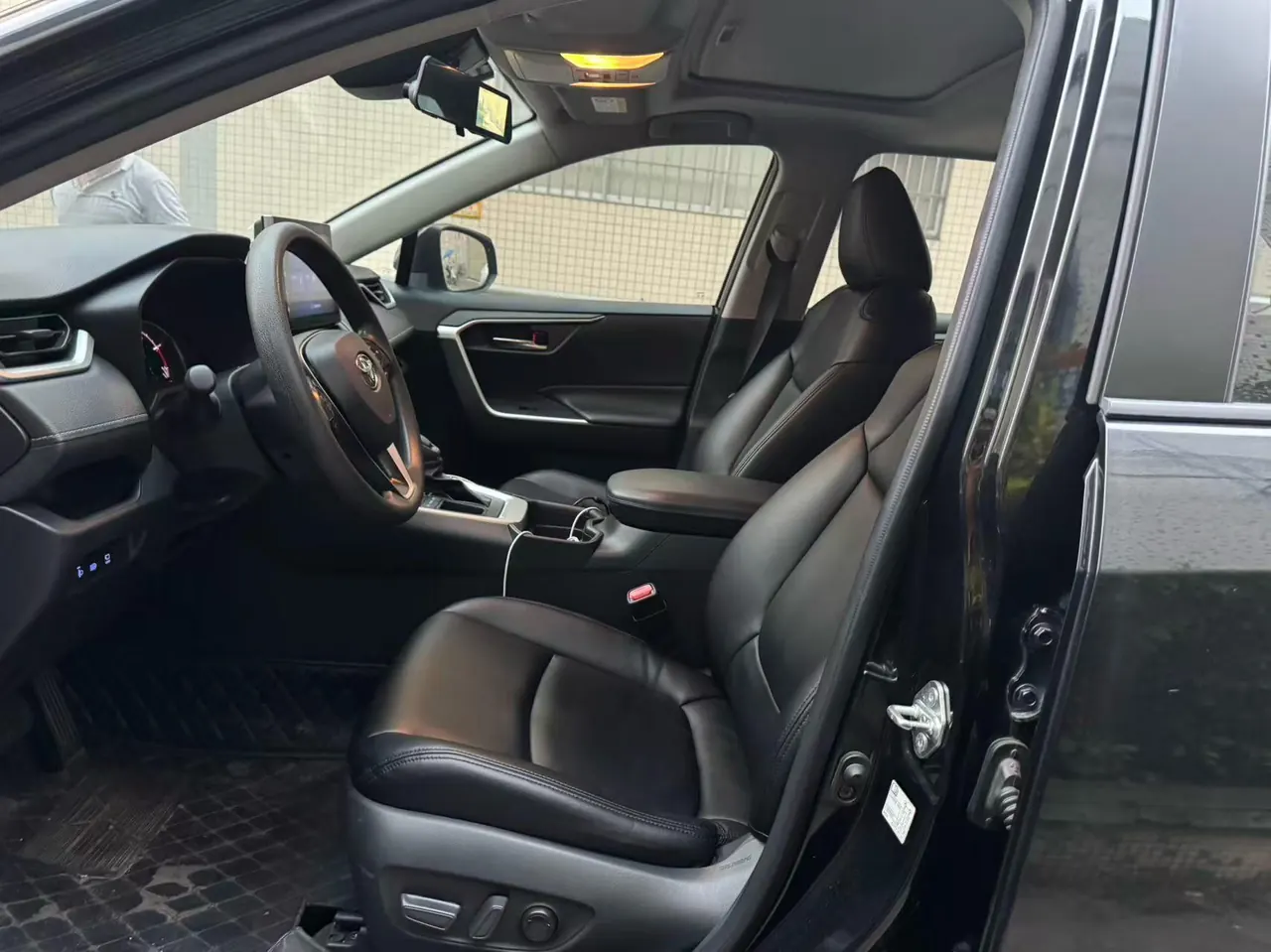 Toyota 2022 RAV4 Rongbo 2.0 Stepless Two-Drive Fashion Edition Automatic Gear 7