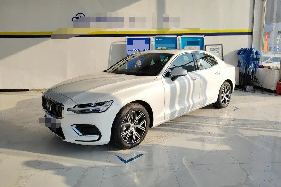Volvo 2026 S60 48V 2.0T B4 Zhiyi Deluxe Edition Automatic Gear - View 1