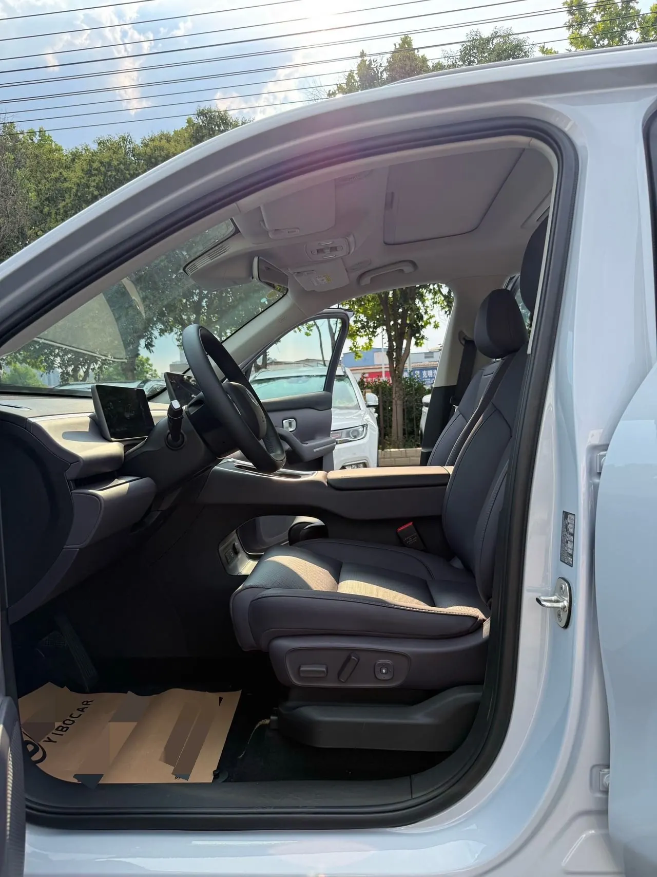 Leapmotor 2026 C 16 280 Laser Radar Zhizun Edition 6-seat Automatic Gear 4