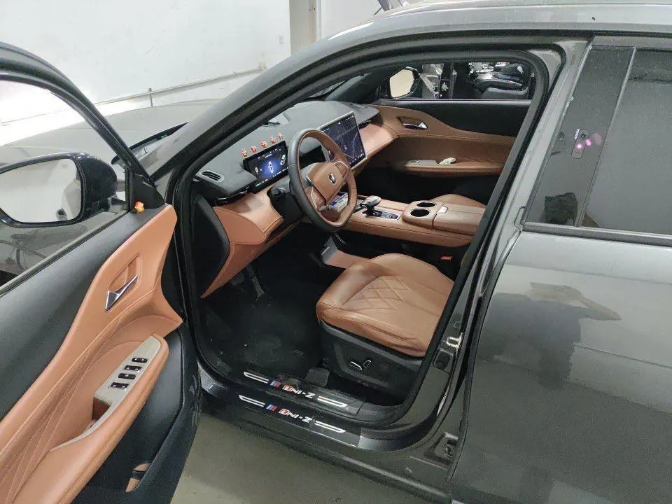 ChangAn 2024 UNI-Z Smart Electric iDD 1.5 Stepless 125km Leading Automatic Transmission 3