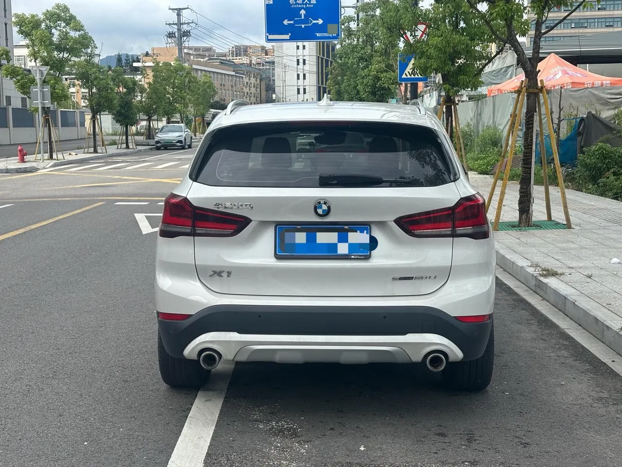 BMW 2022 X1 sDrive20Li 1.5T exclusive automatic gear 13