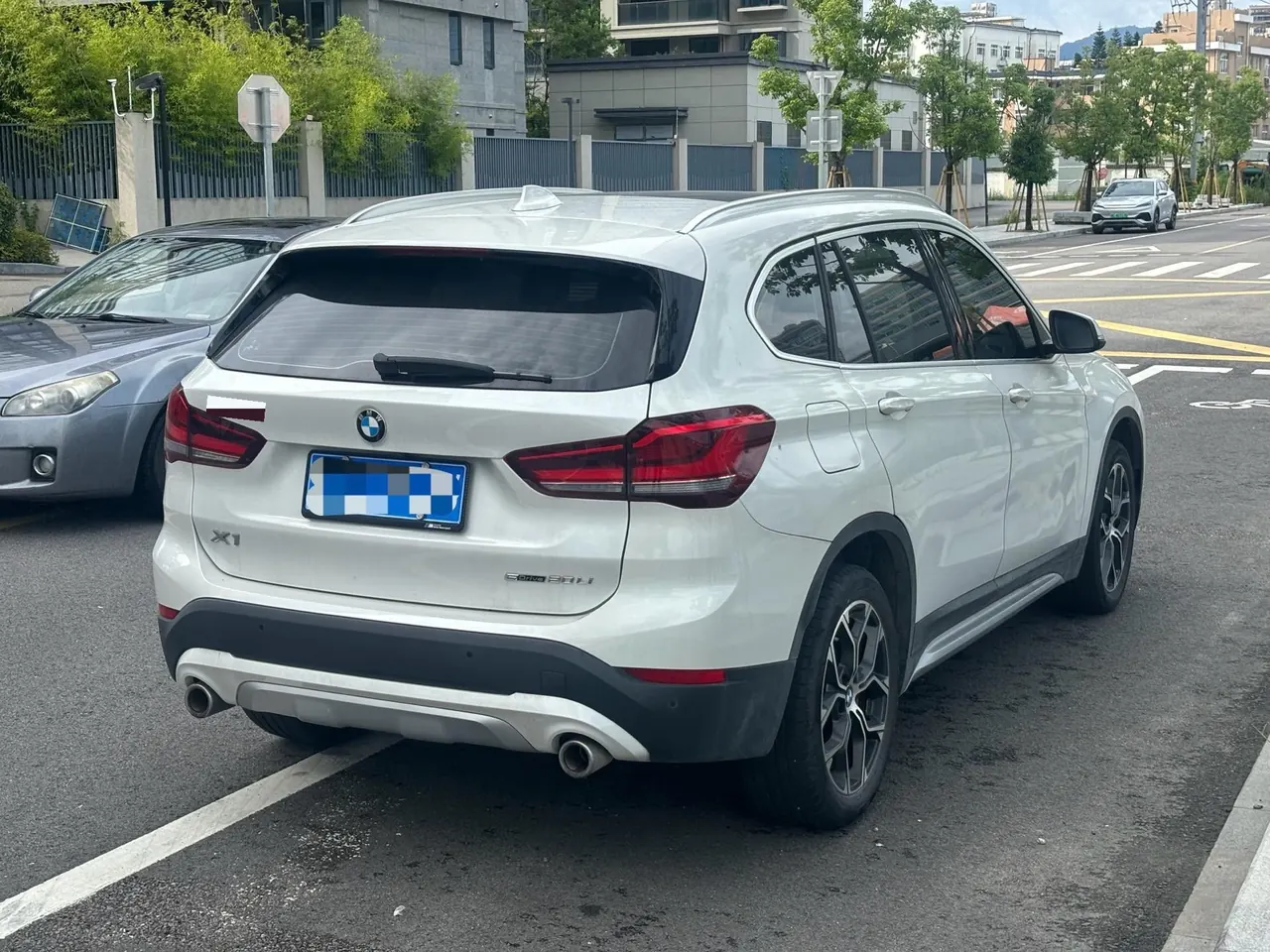 BMW 2022 X1 sDrive20Li 1.5T exclusive automatic gear 14