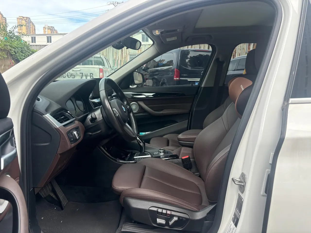 BMW 2022 X1 sDrive20Li 1.5T exclusive automatic gear 4