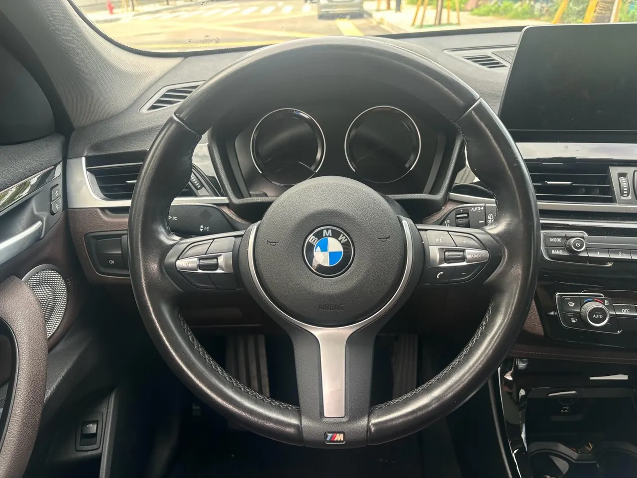 BMW 2022 X1 sDrive20Li 1.5T exclusive automatic gear 8