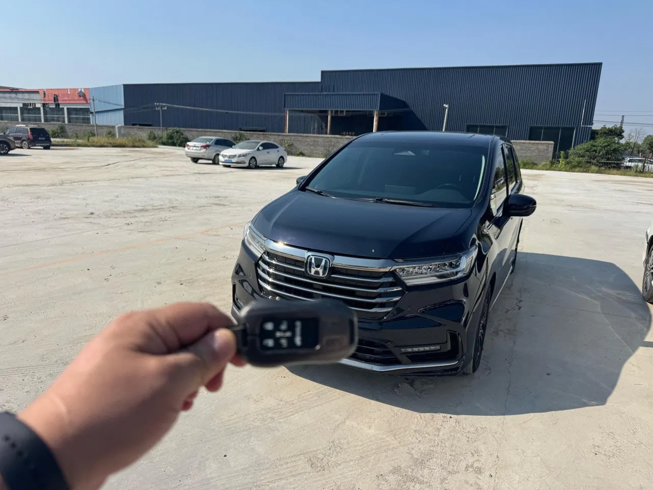 Honda 2024 Odyssey Hybrid 2.0 Stepless Sharp and Glory Edition Automatic Gear - View 1