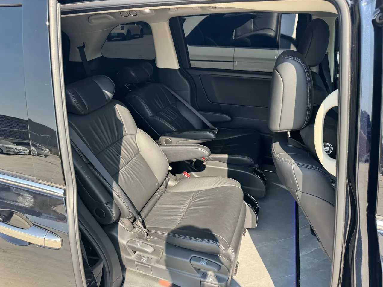 Honda 2024 Odyssey Hybrid 2.0 Stepless Sharp and Glory Edition Automatic Gear 3
