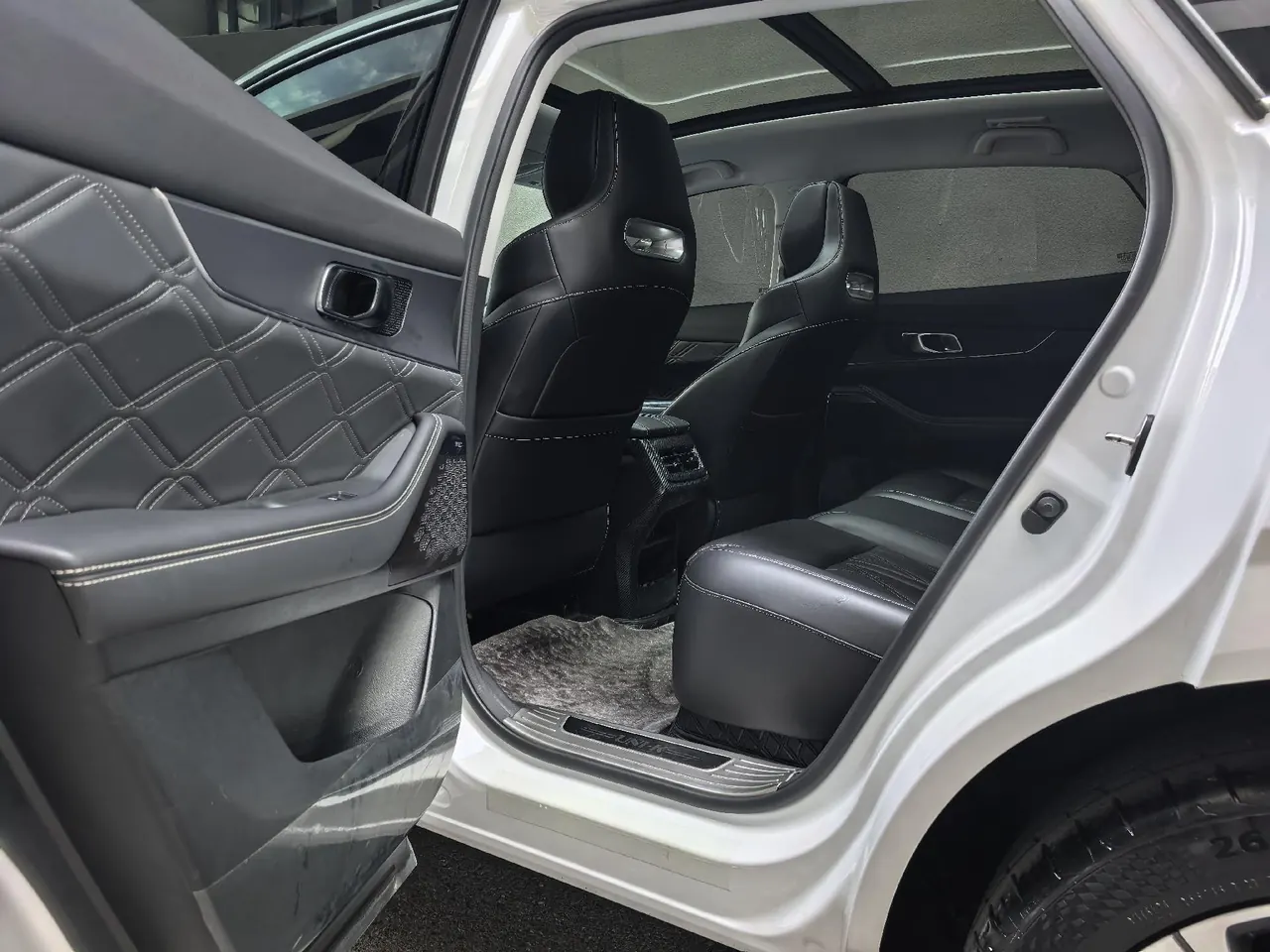 ChangAn 2024 UNI-K 2.0T Two-Drive Global Edition Automatic Gear 5