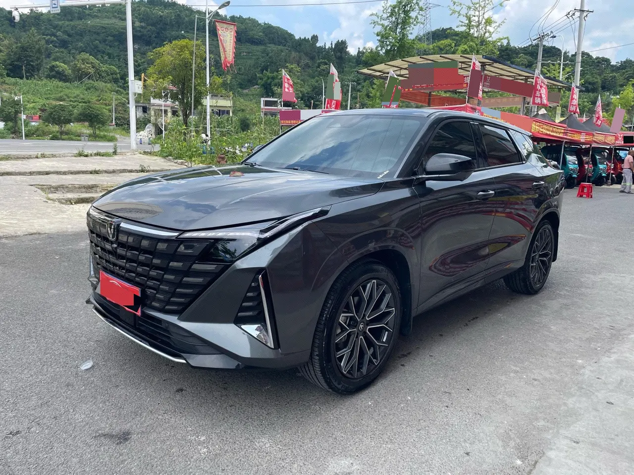 ChangAn 2025 UNI-Z 1.5T Luxury Automatic - View 1
