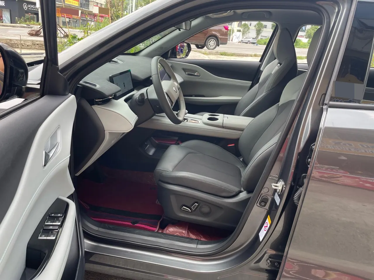 ChangAn 2025 UNI-Z 1.5T Luxury Automatic 3