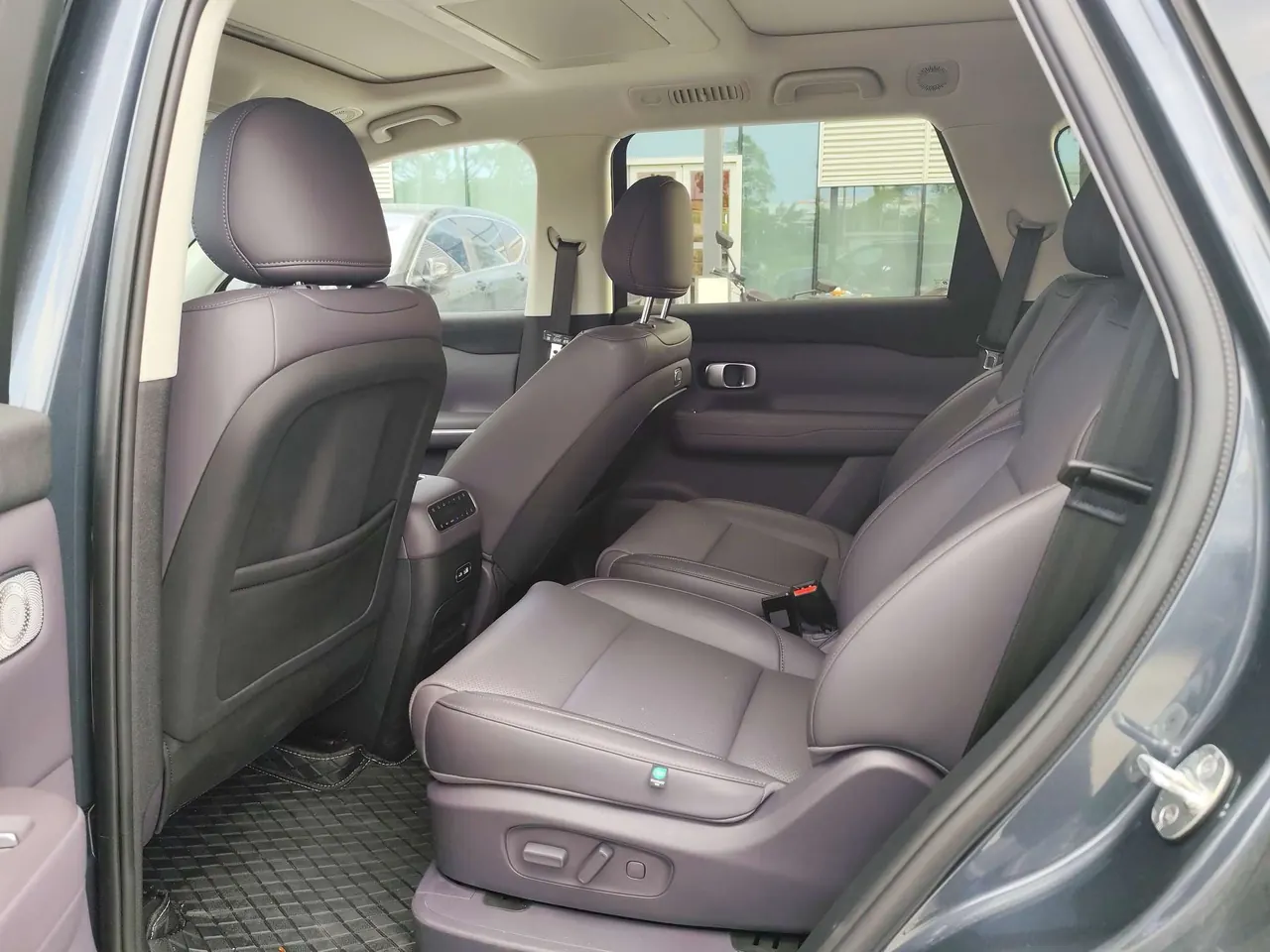 Leapmotor 2026 C 16 280 Laser Radar Zhizun Edition 6-seat Automatic Gear 4