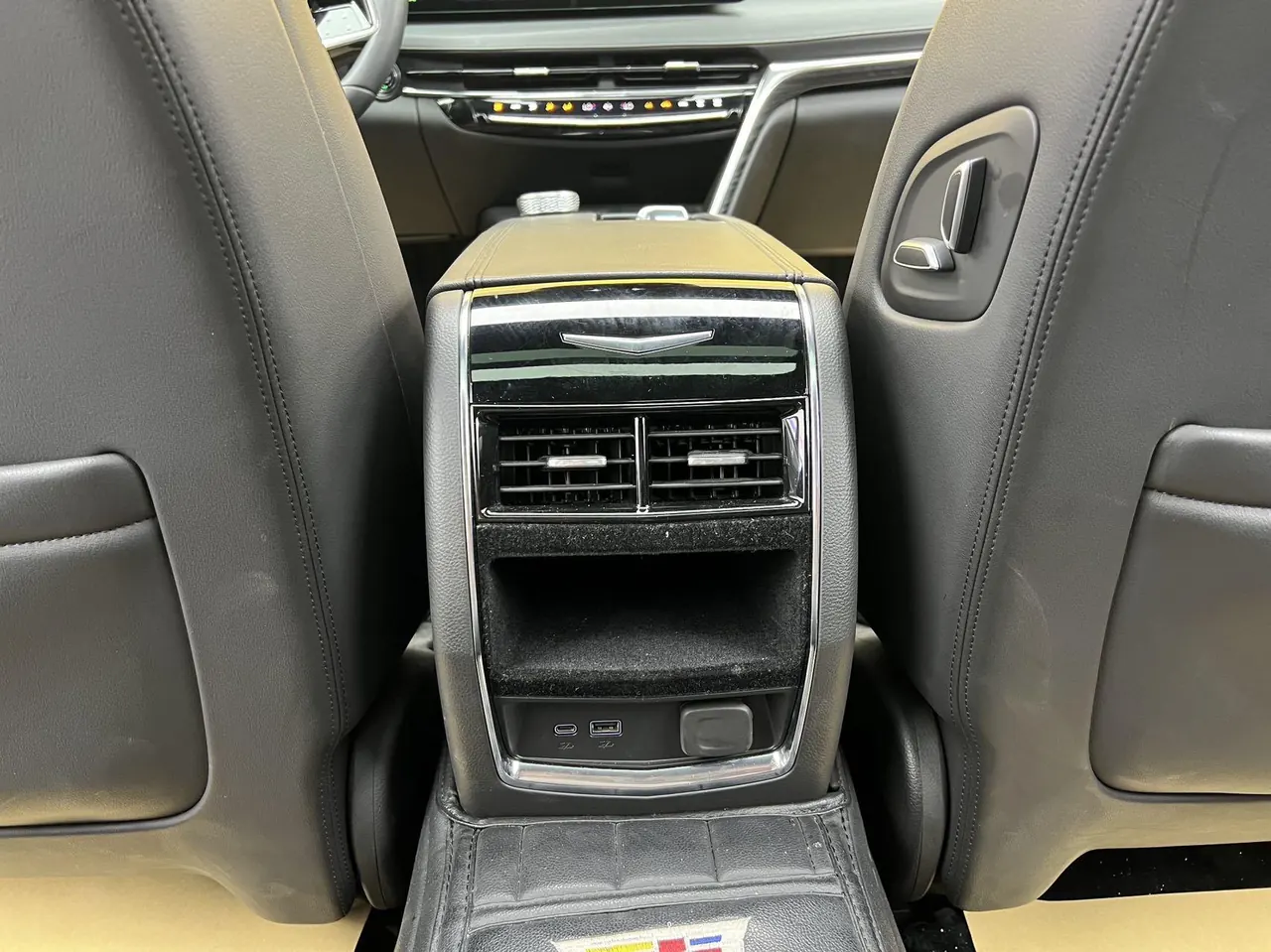 Cadillac 2023 CT6 2.0T 28T luxury automatic gear 5