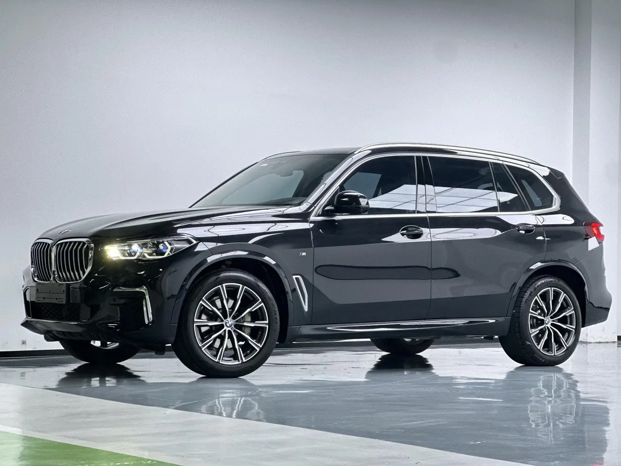 BMW 2022 X5 xDrive30Li 2.0T Exclusive M Sports Suit (Modified) Automatic Gear - View 1