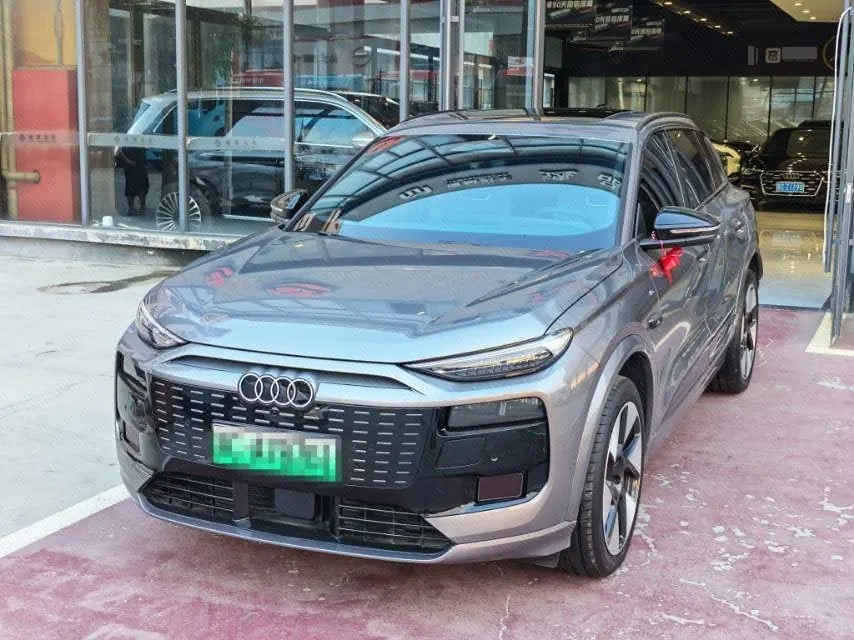Audi 2025 Q6L e-tron Starter Pilot Edition Automatic Gear - View 1