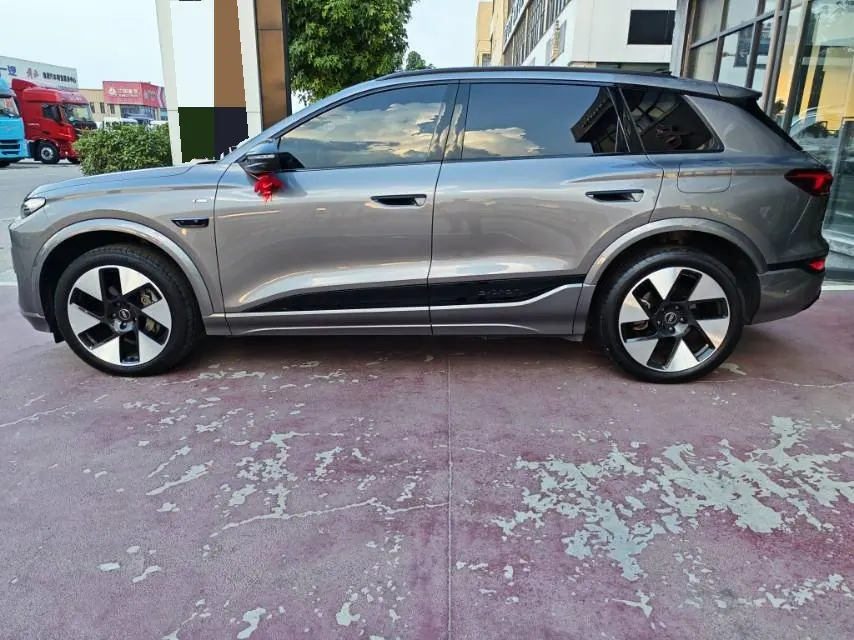 Audi 2025 Q6L e-tron Starter Pilot Edition Automatic Gear 2