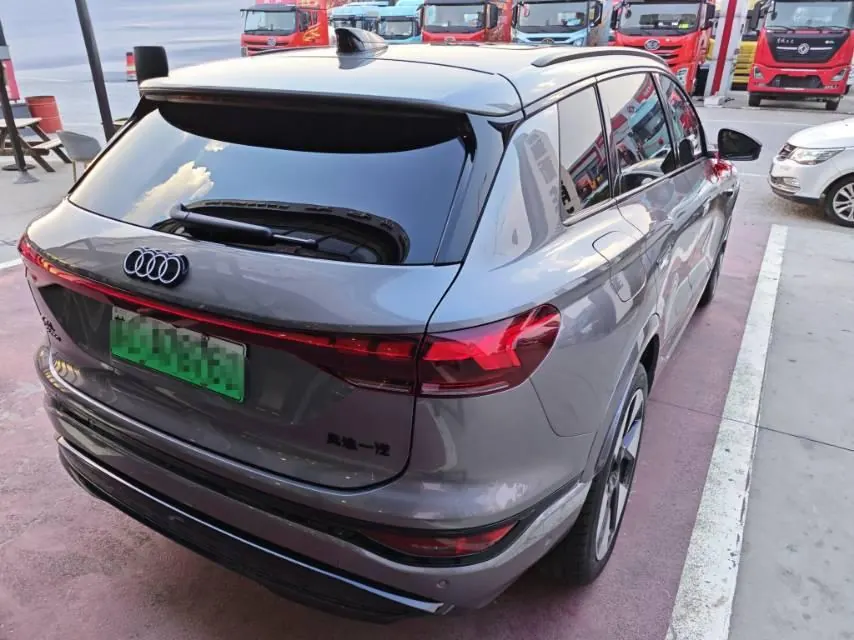 Audi 2025 Q6L e-tron Starter Pilot Edition Automatic Gear 3