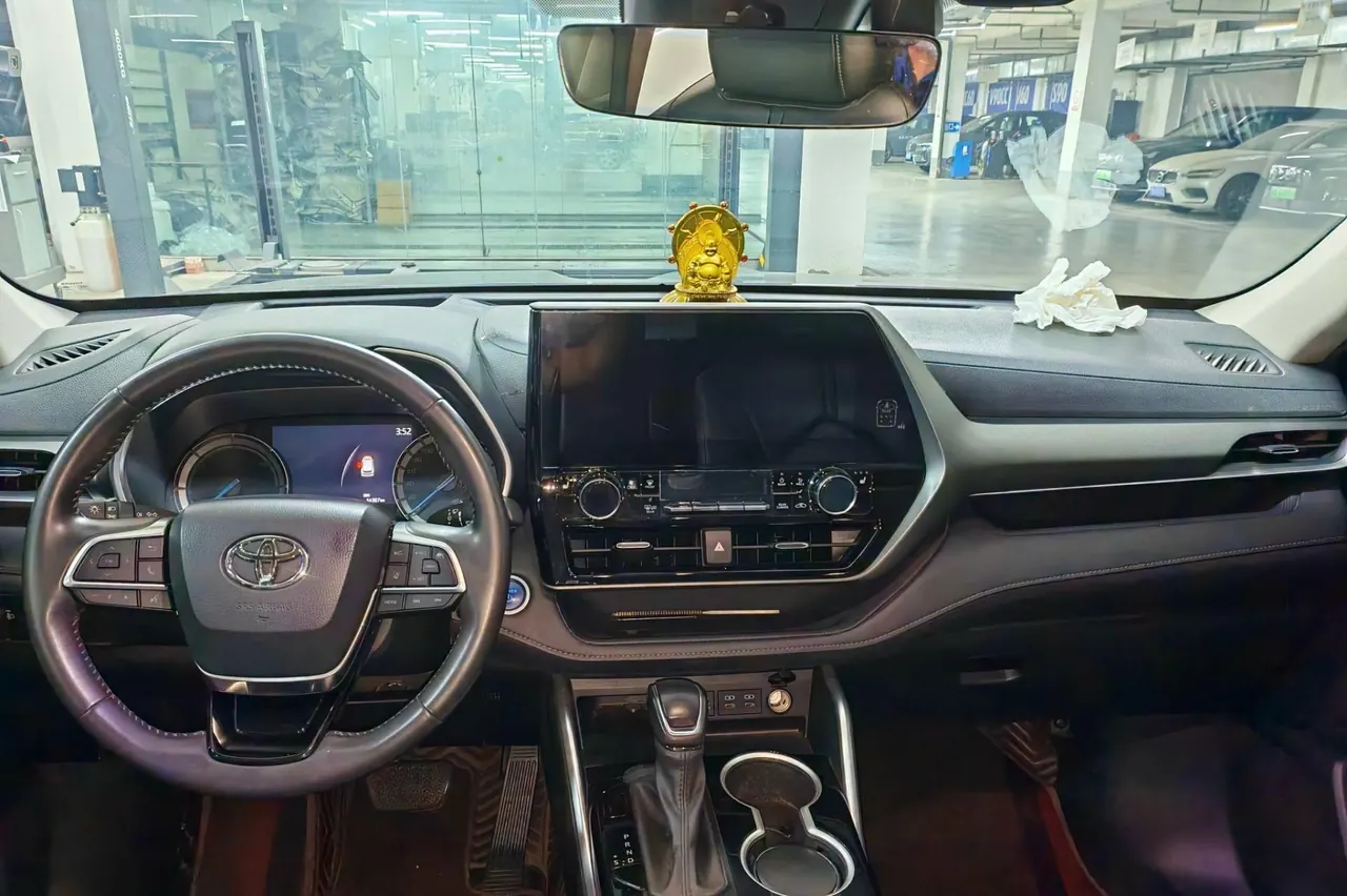 Toyota 2022 Highlander Dual Engine 2.5 Stepless Four-wheel Drive Extreme Edition 7-seat Automatic Gear 2