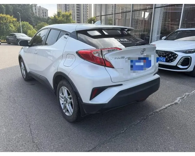 Toyota 2023 C- HR 2.0 stepless leading version of automatic gear 3