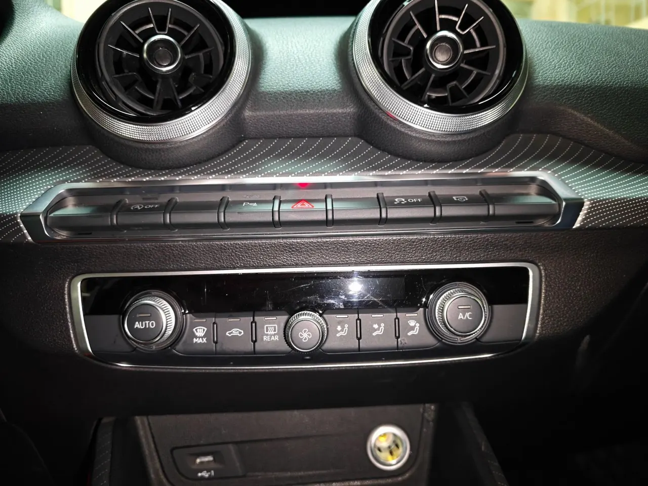 Audi 2022 Q2L 1.4TFSI 35TFSI Fashion Dynamic Automatic 9