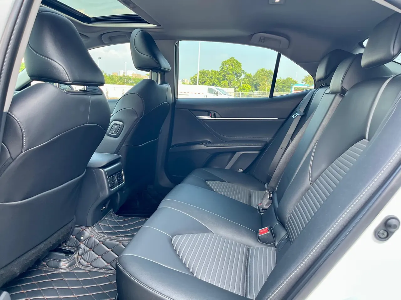 Toyota 2023 Camry 2.0S Stepless Knight Edition Automatic Gear 3