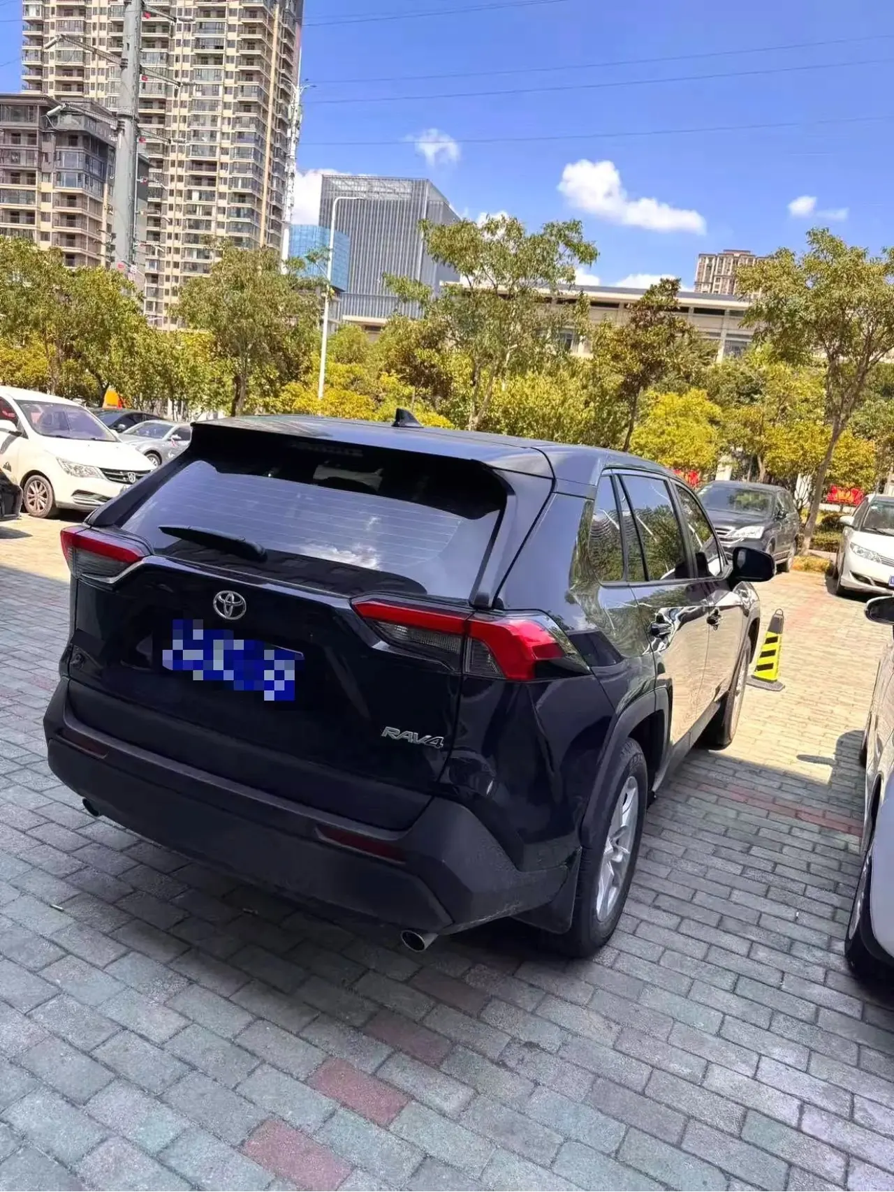 Toyota 2023 RAV4 Rongbo 2.0 Stepless Two-Drive City Edition Automatic Gear 4
