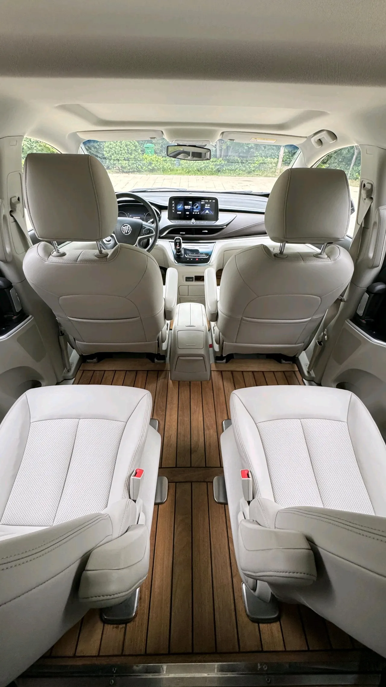 Buick 2023 GL8 Land Business Class 48V 2.0T 652T Luxury Automatic Gear 7