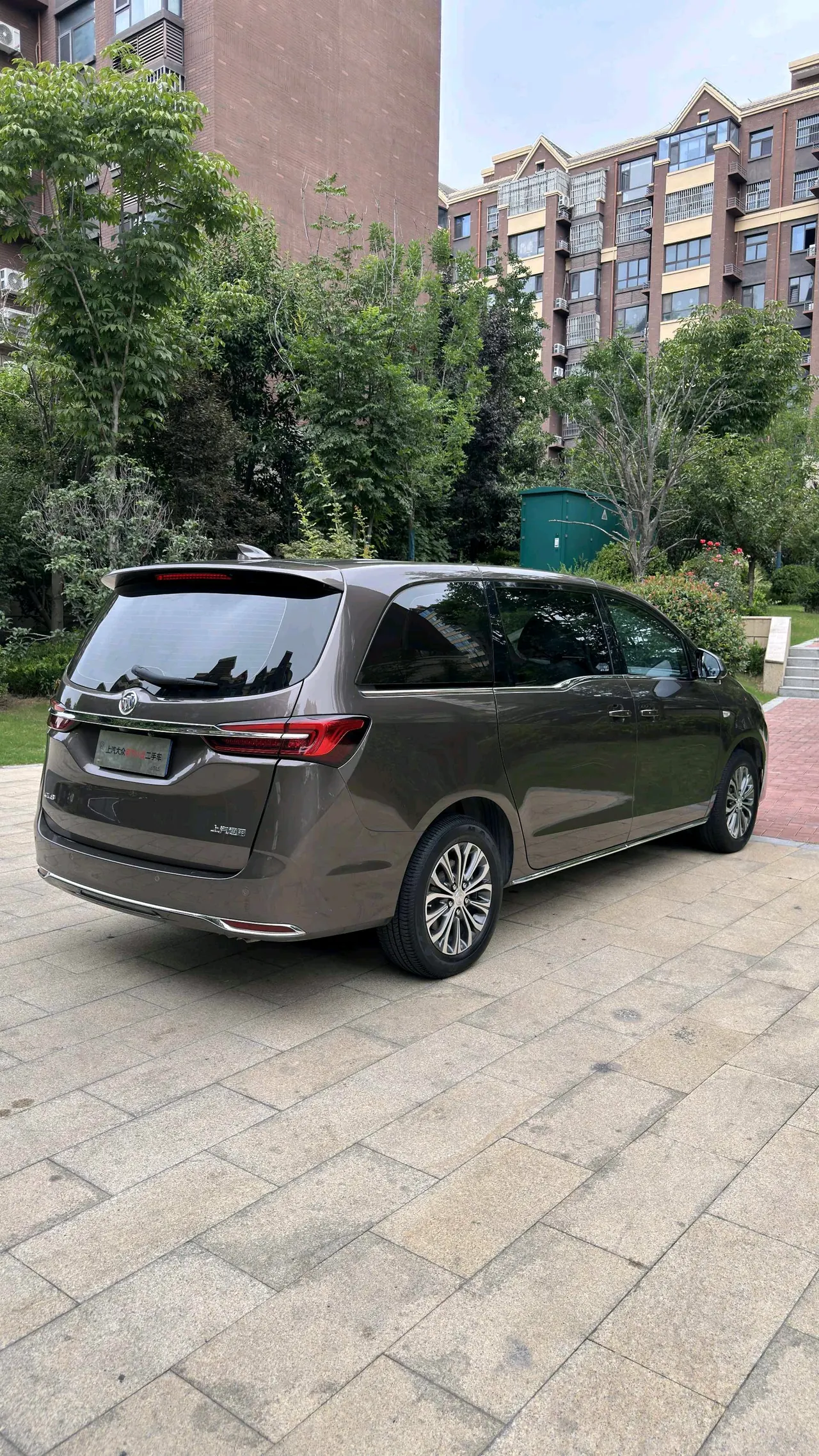 Buick 2023 GL8 Land Business Class 48V 2.0T 652T Luxury Automatic Gear 9