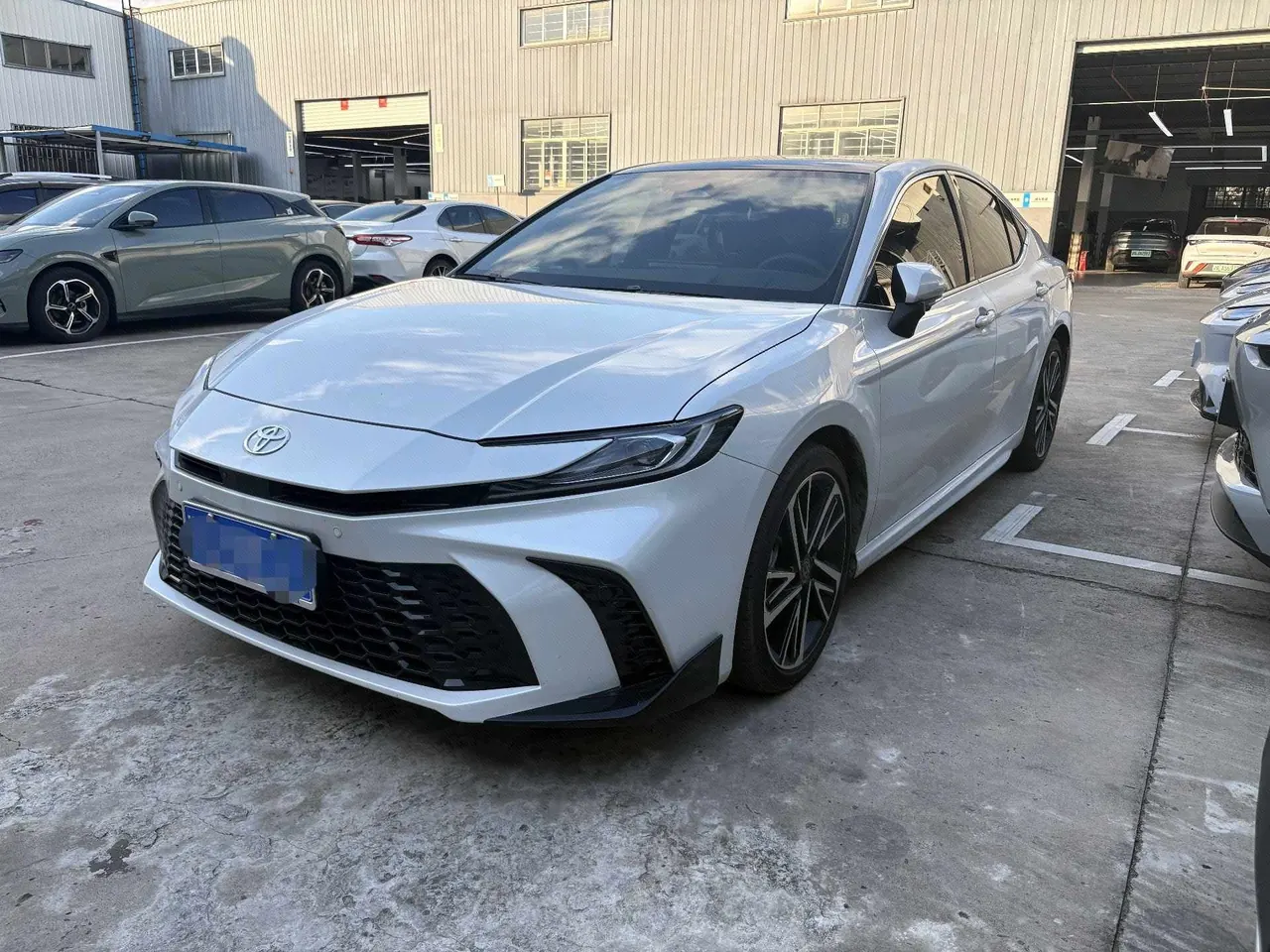 Toyota 2026 Camry Dual Engine 2.0HS Stepless Sports Edition Automatic Gear - View 1