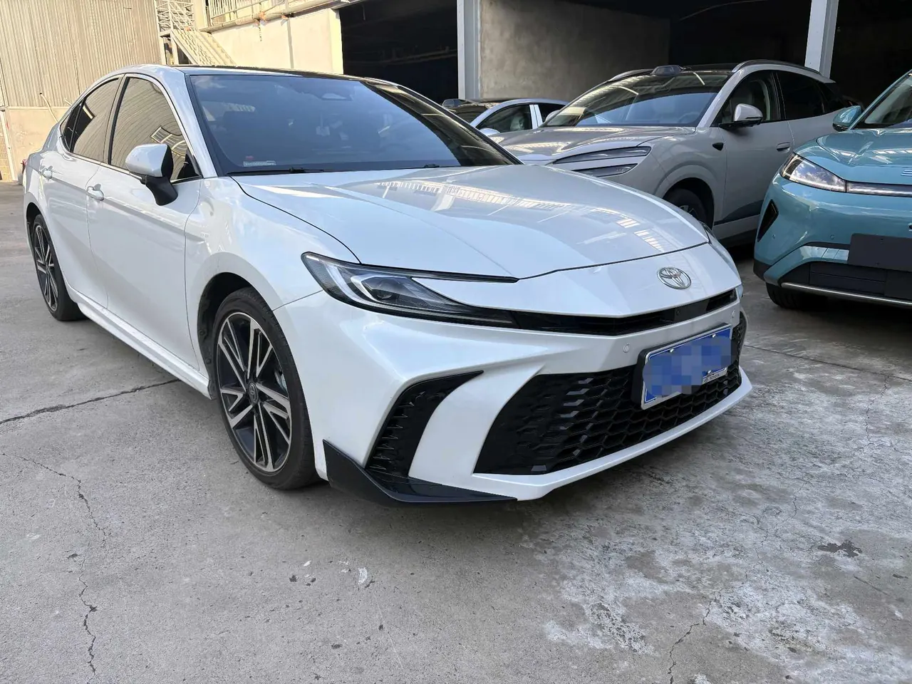 Toyota 2026 Camry Dual Engine 2.0HS Stepless Sports Edition Automatic Gear 3