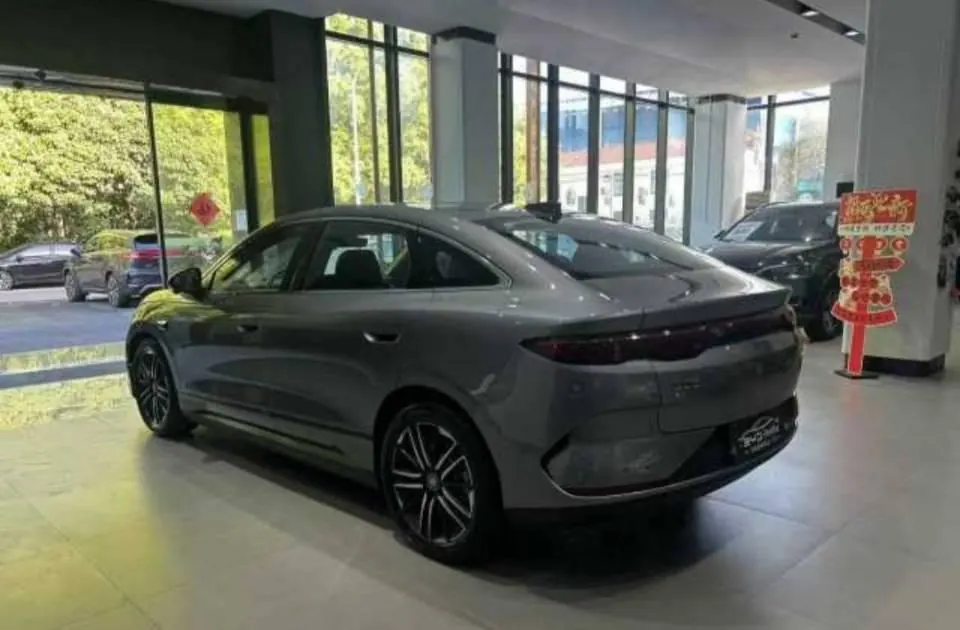 BYD 2025 Qin L EV 470KM Leading Automatic Gear 9