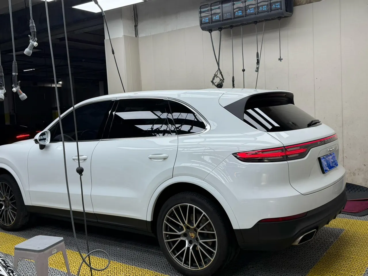 Porsche Cayenne (Imported) 2022 Cayenne 3.0T Platinum Edition Automatic Gear 3