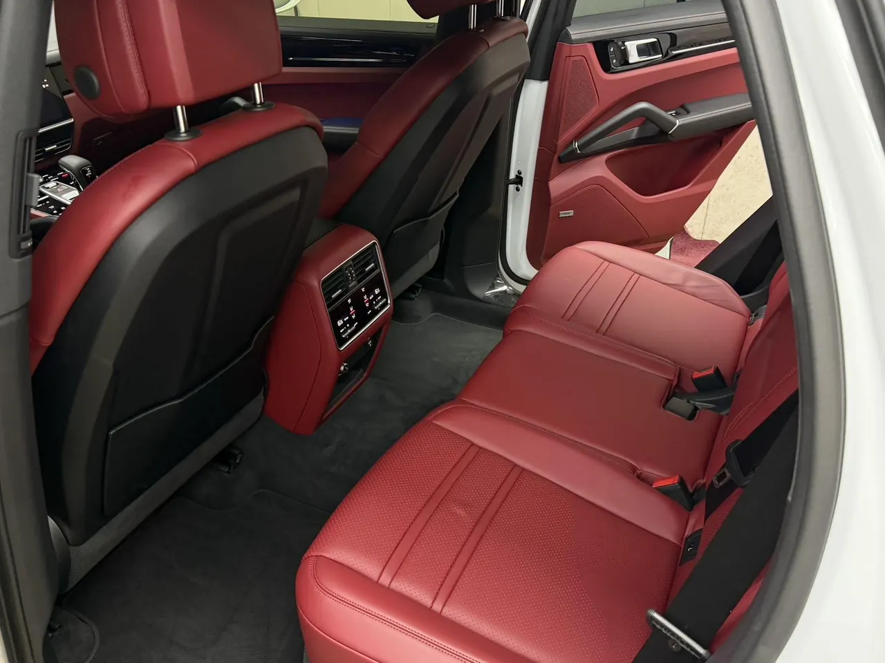 Porsche Cayenne (Imported) 2022 Cayenne 3.0T Platinum Edition Automatic Gear 7