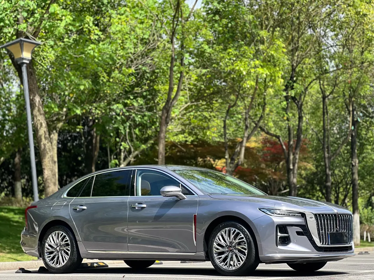 HongQi 2023 H5 2.0T Zhilian Flag Collar Edition Automatic Gear 3