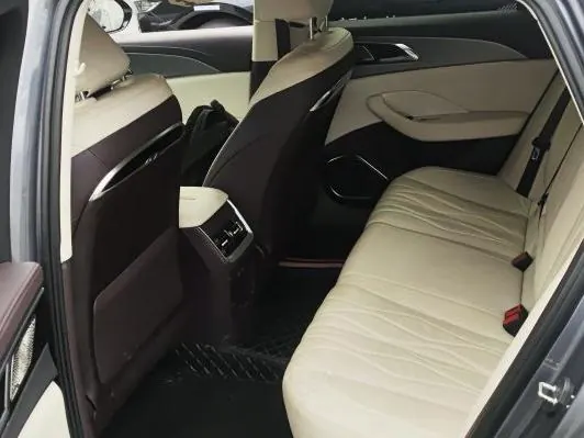 HongQi 2023 H5 2.0T Zhilian Flag Collar Edition Automatic Gear 6